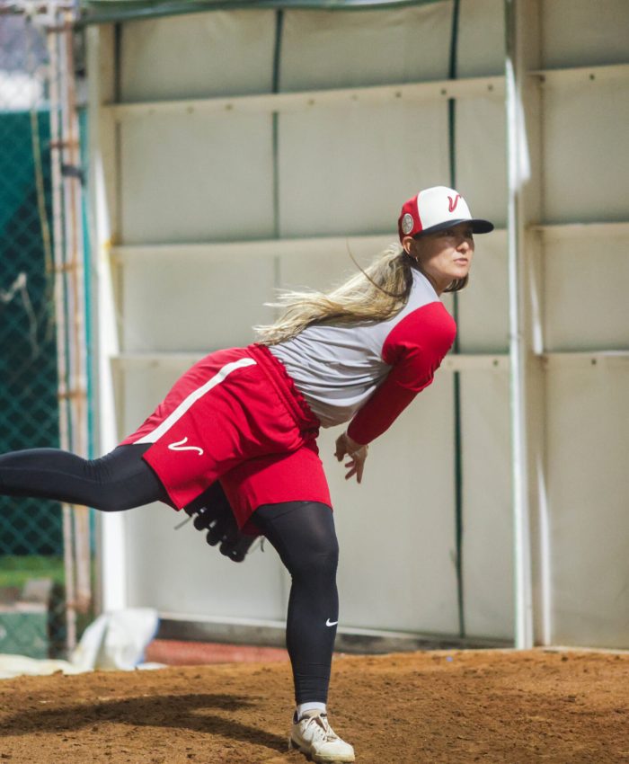 Kelsie Whitemore, la primer mujer que podría jugar en la LMB.